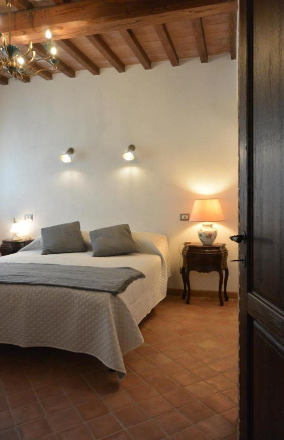Agriturismo Podere Il Sorbo 캄파냐티코 외부 사진