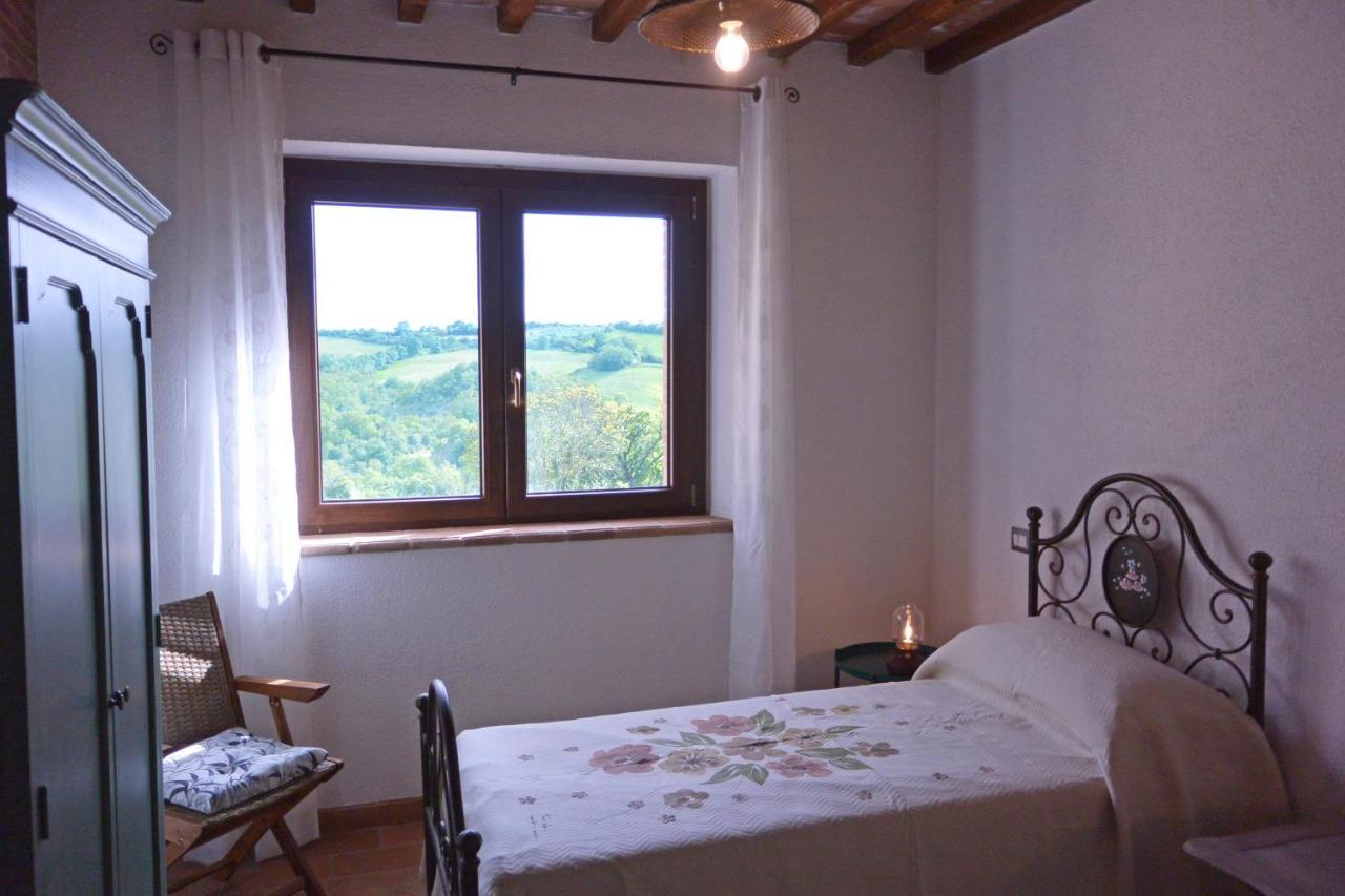 Agriturismo Podere Il Sorbo 캄파냐티코 외부 사진