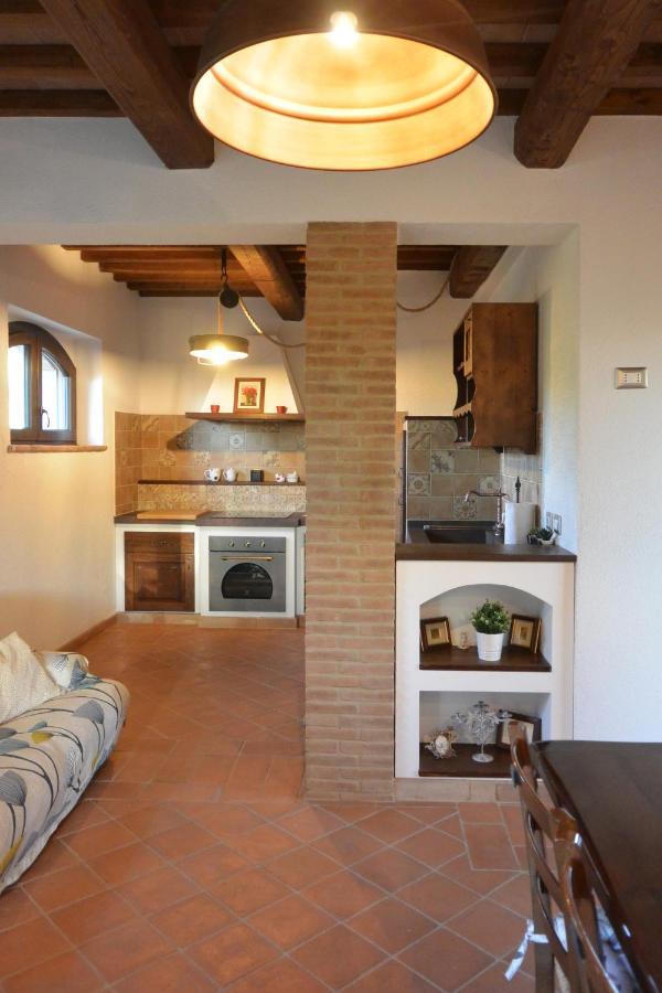 Agriturismo Podere Il Sorbo 캄파냐티코 외부 사진