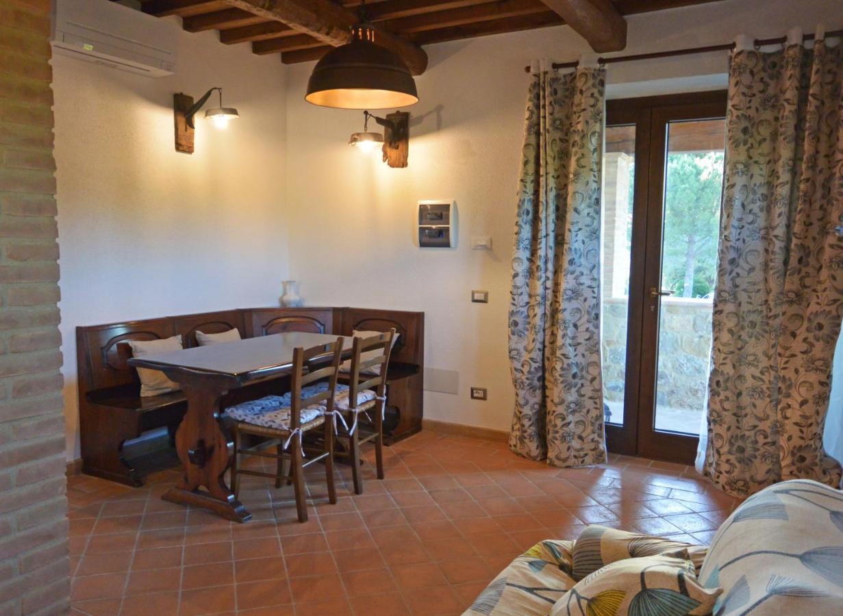 Agriturismo Podere Il Sorbo 캄파냐티코 외부 사진