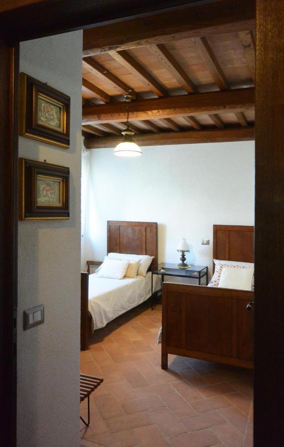 Agriturismo Podere Il Sorbo 캄파냐티코 외부 사진