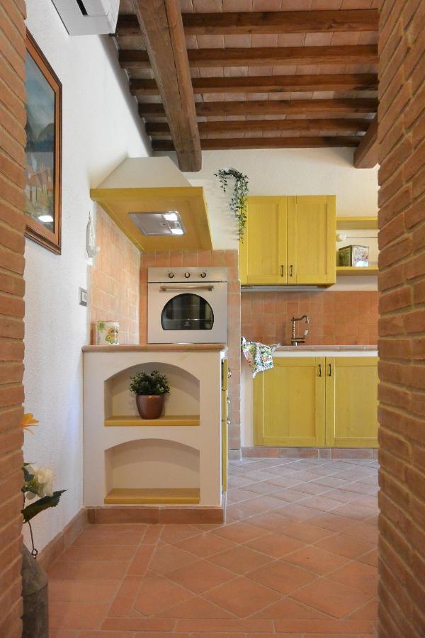 Agriturismo Podere Il Sorbo 캄파냐티코 외부 사진